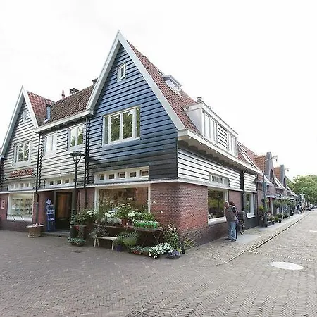 Holiday Esmee Bergen